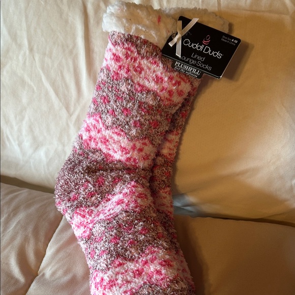 Cuddl Duds Fuzzy Pink and Gray Socks - Picture 1 of 5